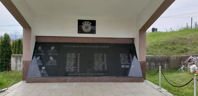 Përmendore e dëshmorëve dhe martirëve - Brestoc — foto 2