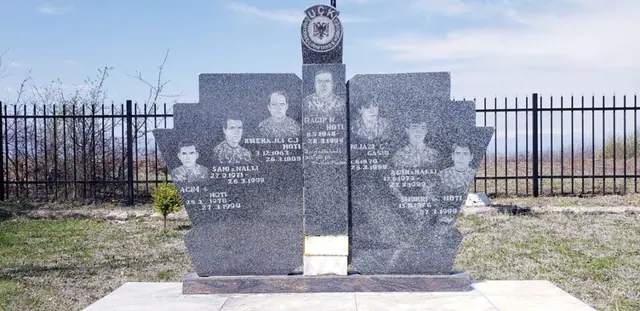 Përmendorja e dëshmorëve të kombit: Ragip Hoti, Xhemajli Hoti, Njazi Gashi, Sami Nalli, Agim Nalli, Agim dhe Shukri Hoti — foto 2