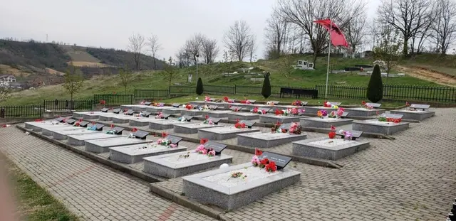 Varreza të dëshmorëve dhe martirëve - Hoçë e Vogël — foto 2