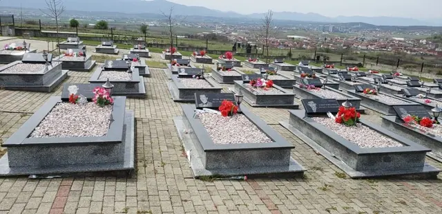 Varreza të dëshmorëve dhe martirëve - Fortesë — foto 2