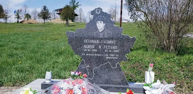 The grave of the martyr of the nation Agron Fetahu — photo 2